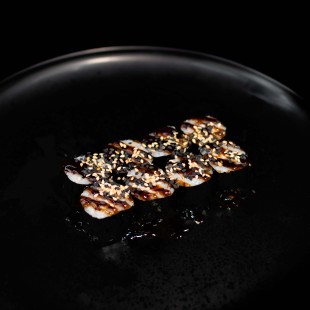 Макі з вугрем